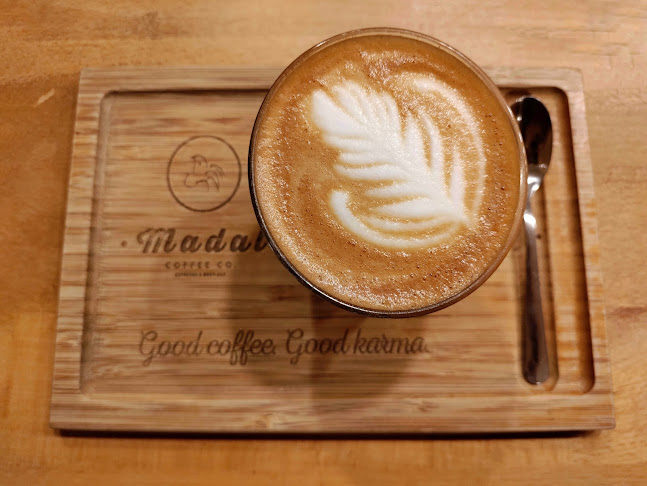 Madal Cafe - Specialty Coffeeshop - Kávézó, kávészaküzlet - Kávézó