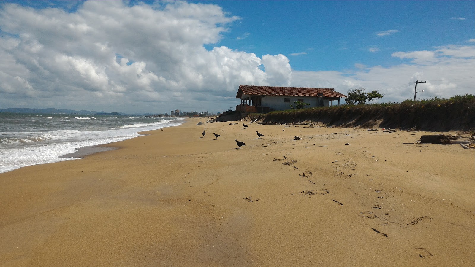 Fotografie cu Plaja Barra Velha zonele de facilități