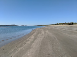 Foto di Kinka Beach con una superficie del acqua turchese