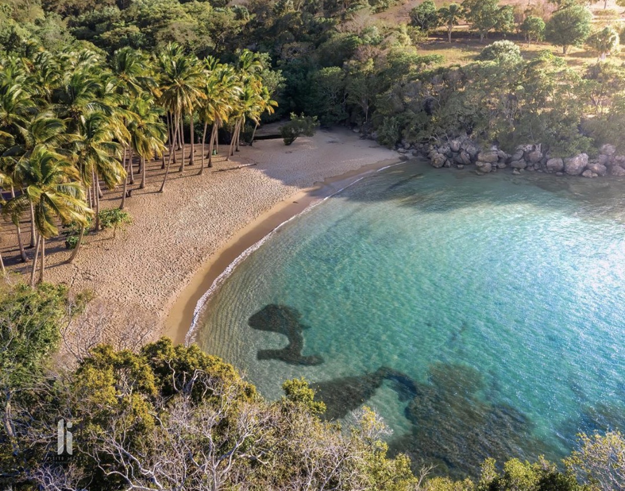 Foto di Playa de la Patilla con baie piccole