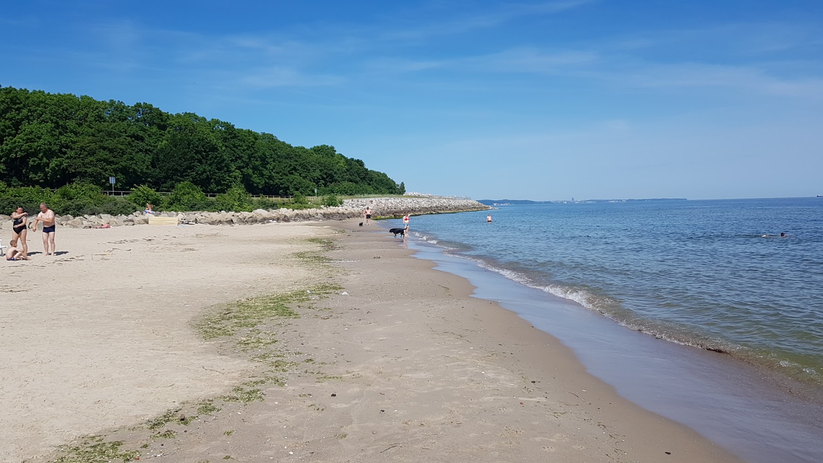 Foto von Westerplatte beach mit türkisfarbenes wasser Oberfläche