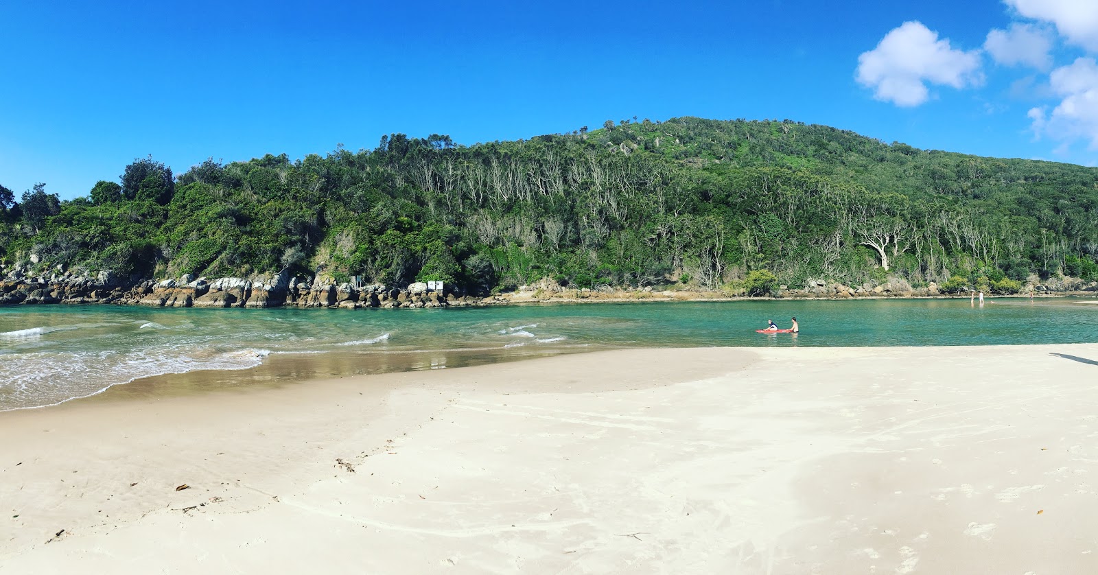 Foto de Connors Beach área de servicios