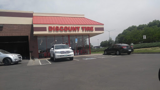 Discount Tire Store - Northglenn, CO, 355 E 120th Ave, Northglenn, CO 80233, USA, 