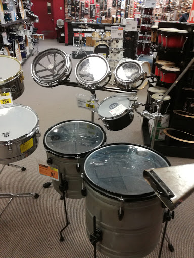 Music Store «Guitar Center», reviews and photos, 8 Garet Pl, Commack, NY 11725, USA