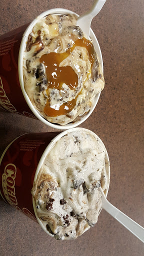 Ice Cream Shop «Cold Stone Creamery», reviews and photos, 2704 Biddle Ave, Wyandotte, MI 48192, USA