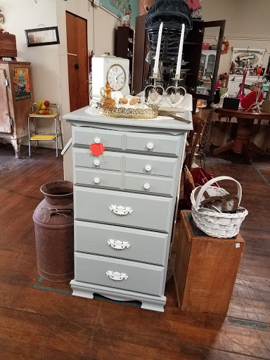 Antique Store «Rancho Coop», reviews and photos, 5685 Main St, Oakley, CA 94561, USA