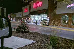 Hy-Vee Grocery Store image