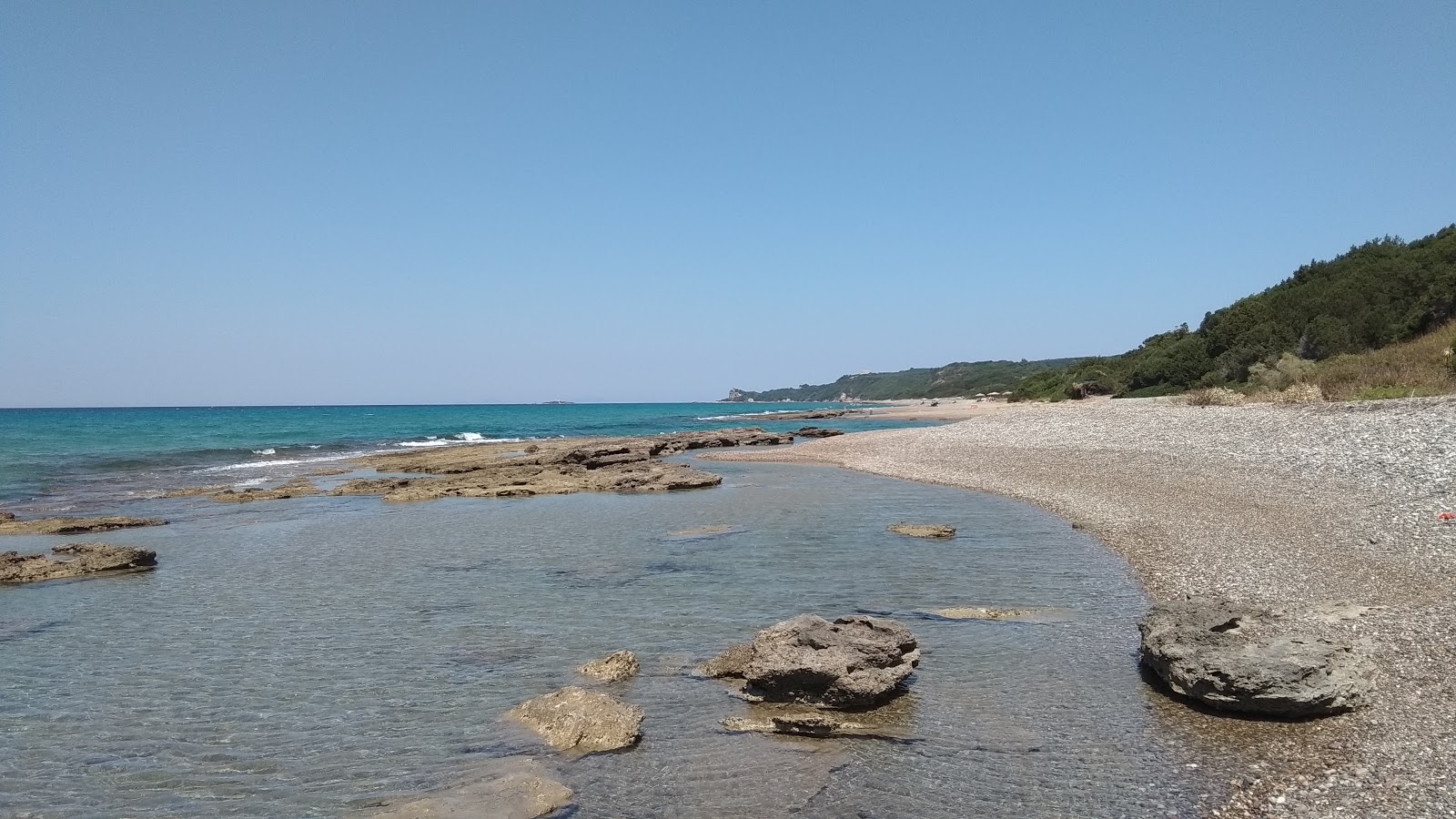 Photo de Kastro Killinis avec plusieurs baies spacieuses