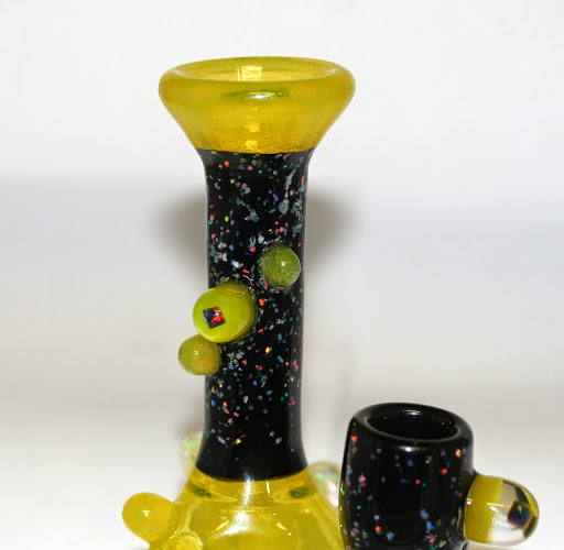 Tobacco Shop «Raspberry Roach Smoke Shop», reviews and photos, 17430 Beach Blvd, Huntington Beach, CA 92647, USA