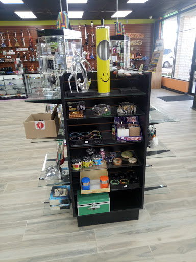 Tobacco Shop «Smoke Center In Longview», reviews and photos, 1016 W Loop 281 Suite # B, Longview, TX 75604, USA