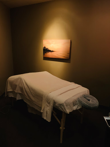 Massage Therapist «Massage Retreat & Spa - Edina», reviews and photos, 6811 York Ave S, Edina, MN 55435, USA