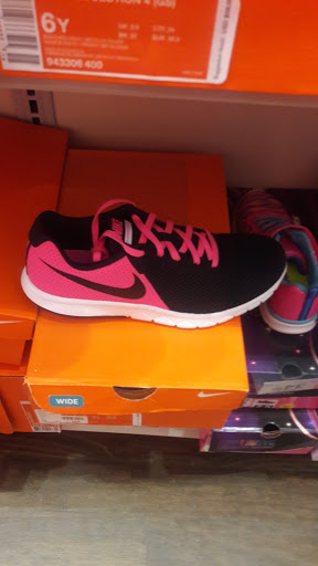 Shoe Store «Rack Room Shoes», reviews and photos, 245 King St, Charleston, SC 29401, USA