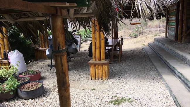Opiniones de La Canoa Camping en Machalilla - Camping