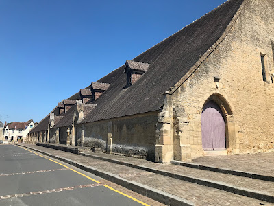 Aire Camping-car - Saint-Pierre-sur-Dives à Saint-Pierre-en-Auge