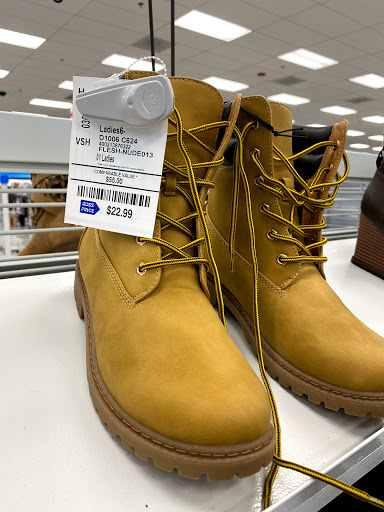 Clothing Store «Ross Dress for Less», reviews and photos, 701 N Milwaukee Ave, Vernon Hills, IL 60061, USA