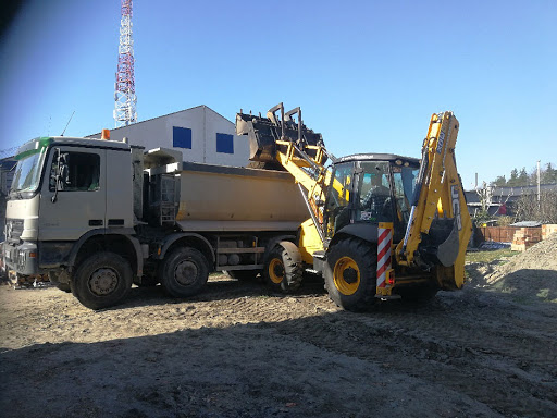 Wykopy i prace ziemne. Sprzedaż, transport kruszyw. Usługi koparką.