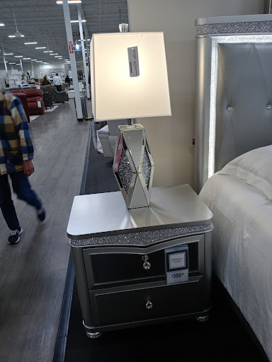 Furniture Store «Value City Furniture», reviews and photos, 94 W Kemper Rd, Springdale, OH 45246, USA