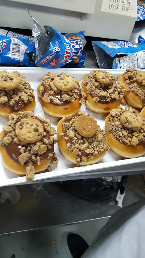 Bakery «Krispy Kreme Doughnuts», reviews and photos, 960 Patton Ave, Asheville, NC 28806, USA