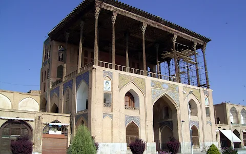 Aali Qapu Palace image