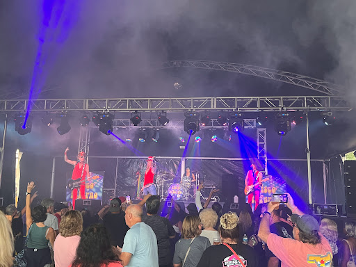 Karaoke Bar «Yankee Bar & Grill», reviews and photos, 5482 Lake Rd E, Geneva, OH 44041, USA