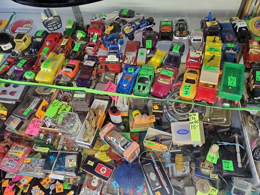 Thrift Store «Rag & Bone Thrift Shop», reviews and photos, 1011 7th Ave, Seaside, OR 97138, USA