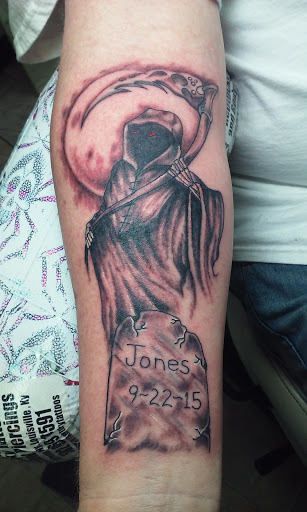 Tattoo Shop «Kentucky Tattoos», reviews and photos, 7316 Preston Hwy, Okolona, KY 40219, USA