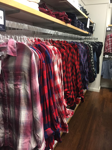 Clothing Store «Gap Outlet», reviews and photos, 1600 Saratoga Ave, San Jose, CA 95129, USA