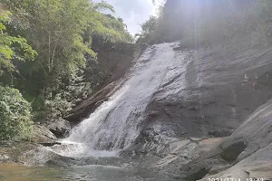 Puzhamoola Waterfalls image
