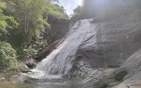 Puzhamoola Waterfalls image