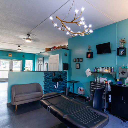 Explore aunt niece tattoo ideas, creative tattoo ideas in Minneapolis, available at Temaki Tattoo