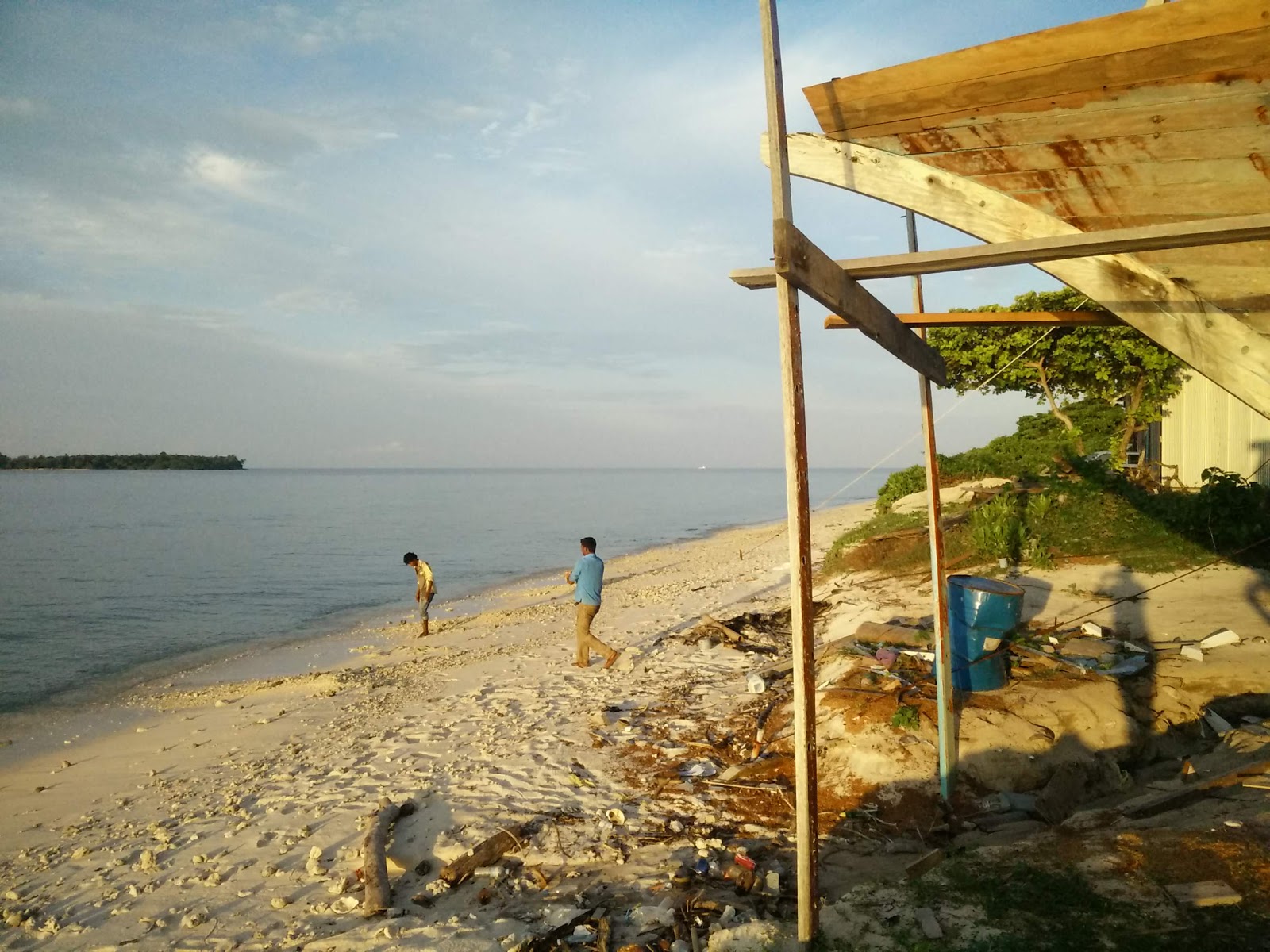Foto von Innamaadhoo Island Beach wilde gegend