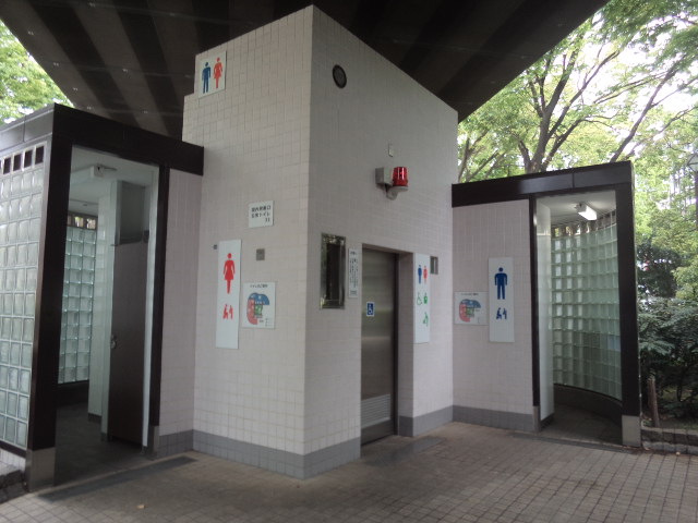 関内駅南口 公衆トイレ
