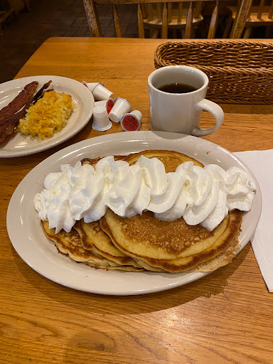American Restaurant «Cracker Barrel Old Country Store», reviews and photos, 5580 Windward Pkwy, Alpharetta, GA 30004, USA