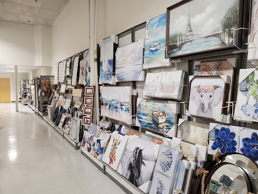 Home Goods Store «Tuesday Morning», reviews and photos, 1171 Maryland Ave, Hagerstown, MD 21740, USA