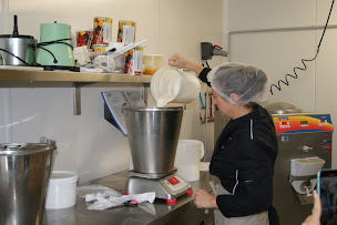 Photo n°5 de L'amour est dans le lait à Moulins-sur-Ouanne ()