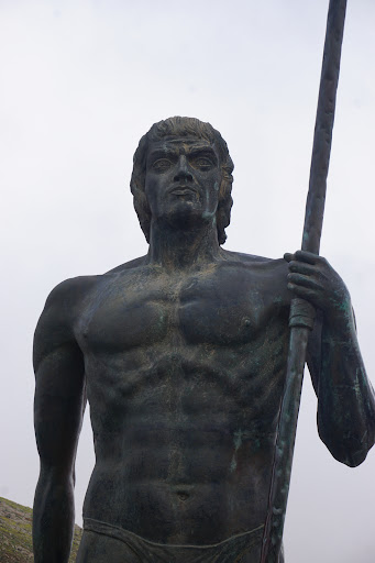 Estatuas de Guise y Ayose
