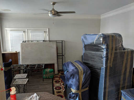 Moving Company «College Hunks Hauling Junk and Moving», reviews and photos, 6270 Edgewater Dr #3600, Orlando, FL 32810, USA