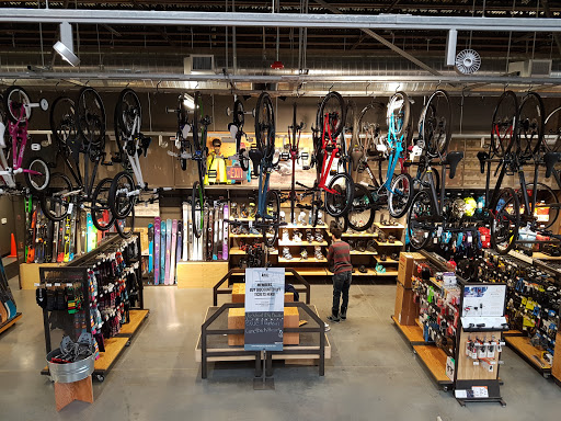 Outdoor Sports Store «REI», reviews and photos, 161 Town Square Pl, King of Prussia, PA 19406, USA