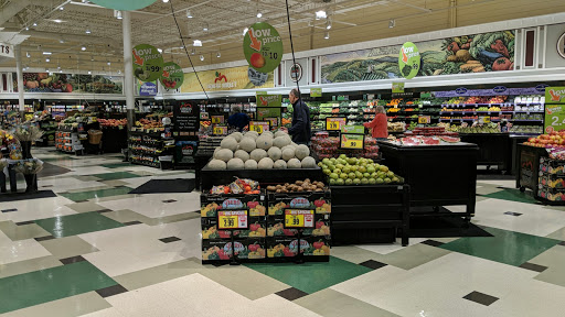 Grocery Store «Harris Teeter», reviews and photos, 2080 Kildaire Farm Rd, Cary, NC 27511, USA