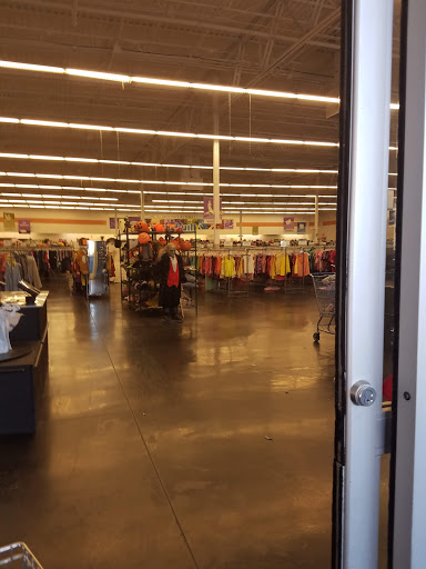 Thrift Store «Lindsay & Warner Goodwill Retail Store & Donation Center», reviews and photos, 874 E Warner Rd, Gilbert, AZ 85296, USA