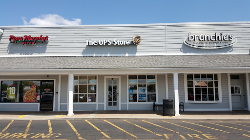 Shipping and Mailing Service «The UPS Store», reviews and photos, 49 Boone Village, Zionsville, IN 46077, USA
