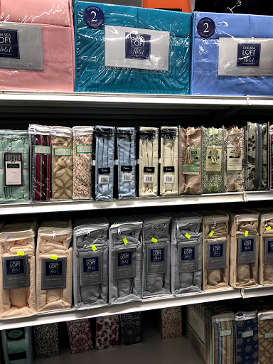 Discount Store «Super Dollar Center», reviews and photos, 21201 W 8 Mile Rd, Detroit, MI 48219, USA