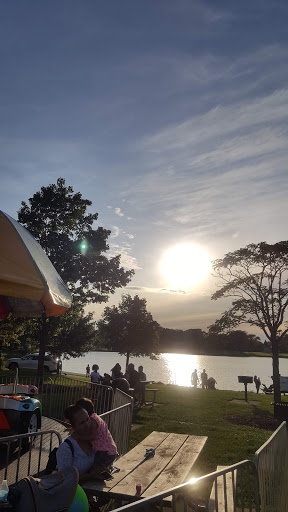 Park «Lake Park», reviews and photos, 2100-2198 Lee St, Des Plaines, IL 60018, USA