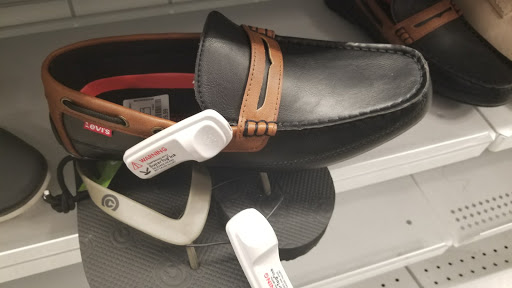 Clothing Store «Ross Dress for Less», reviews and photos, 8115 W Bell Rd, Peoria, AZ 85382, USA