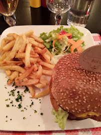 Hamburger du Restaurant italien CHEZ MILO à Paris - n°3