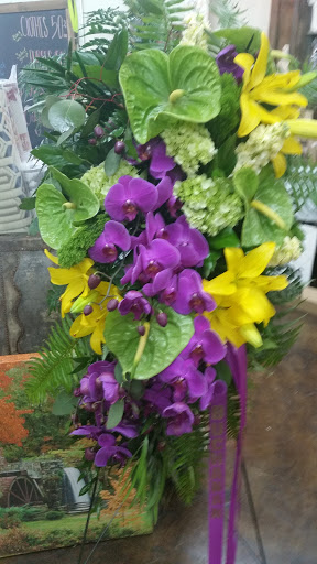 Florist «Sharp Floral & Gifts», reviews and photos, 584 Broadway Ave, New Johnsonville, TN 37134, USA