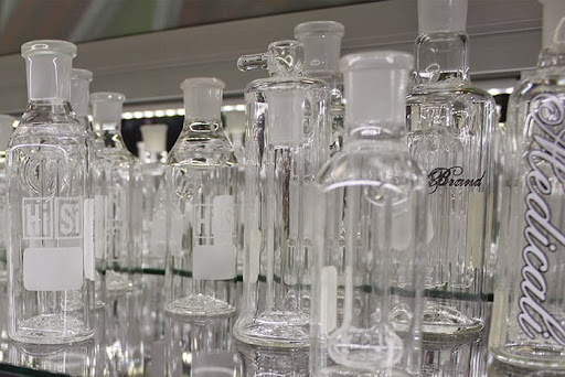 Tobacco Shop «Wonderland Smoke Shop Hasbrouck Heights», reviews and photos, 155 NJ-17, Hasbrouck Heights, NJ 07604, USA