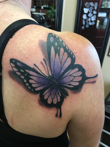 Tattoo Shop «The Gilded Lily Tattoos», reviews and photos, 2429 Mission St C, Santa Cruz, CA 95060, USA