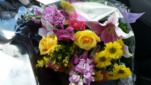 Florist «Country Crossroads of Marilla», reviews and photos, 700 Two Rod Rd, East Aurora, NY 14052, USA