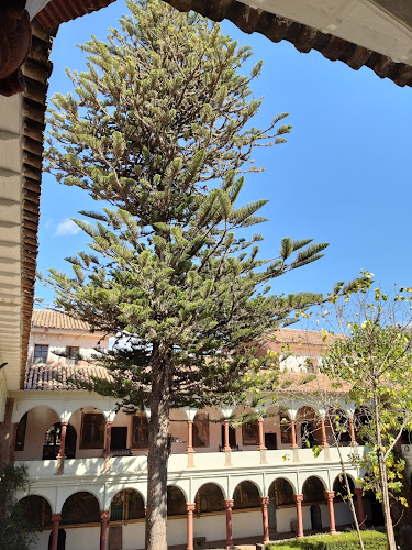 Comentarios y opiniones de Museo y Catacumbas del Convento de San Francisco de Asis de Cusco
